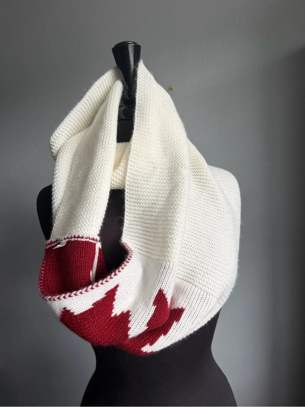unisex cream red